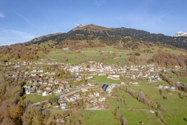 Bild Überbauung Motta, Seewis Dorf – wohnen, wo andere Ferien machen
