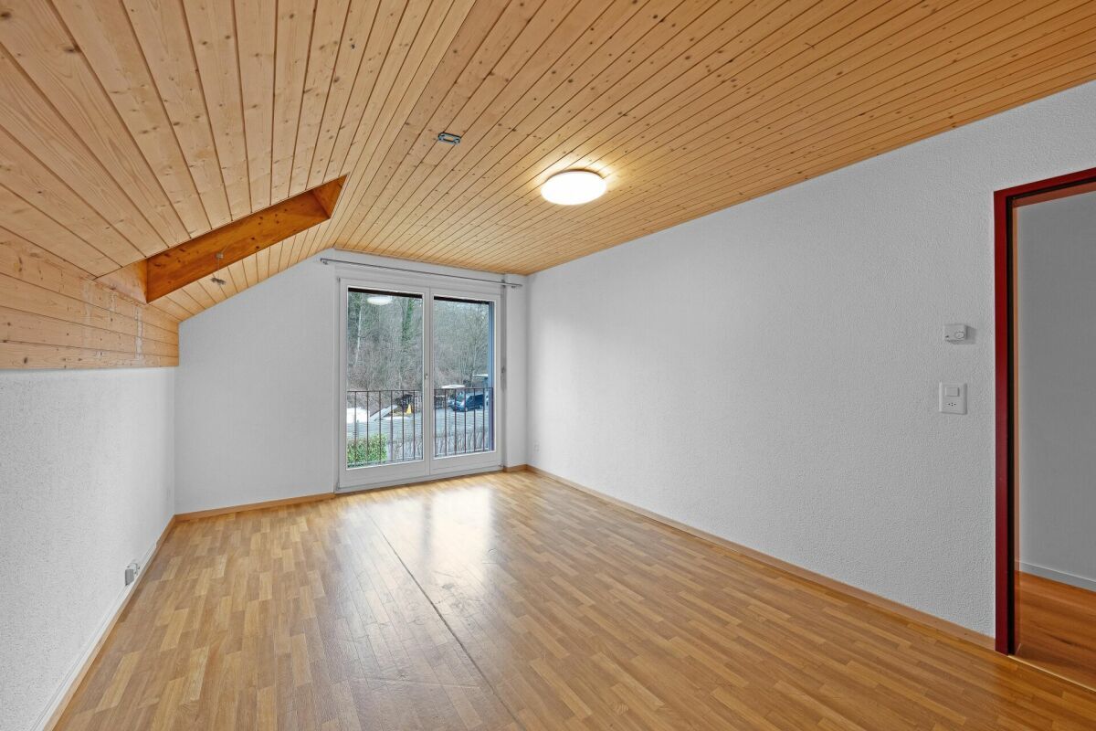 9-Zimmer Mehrgenerationenhaus mit grosszügigem Gartenumschwung