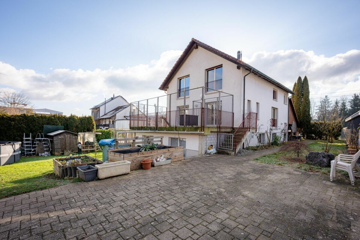 9-Zimmer Mehrgenerationenhaus mit grosszügigem Gartenumschwung