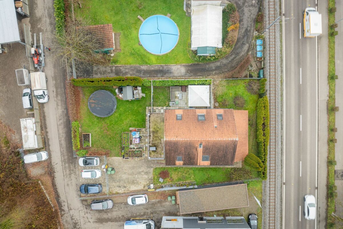 9-Zimmer Mehrgenerationenhaus mit grosszügigem Gartenumschwung