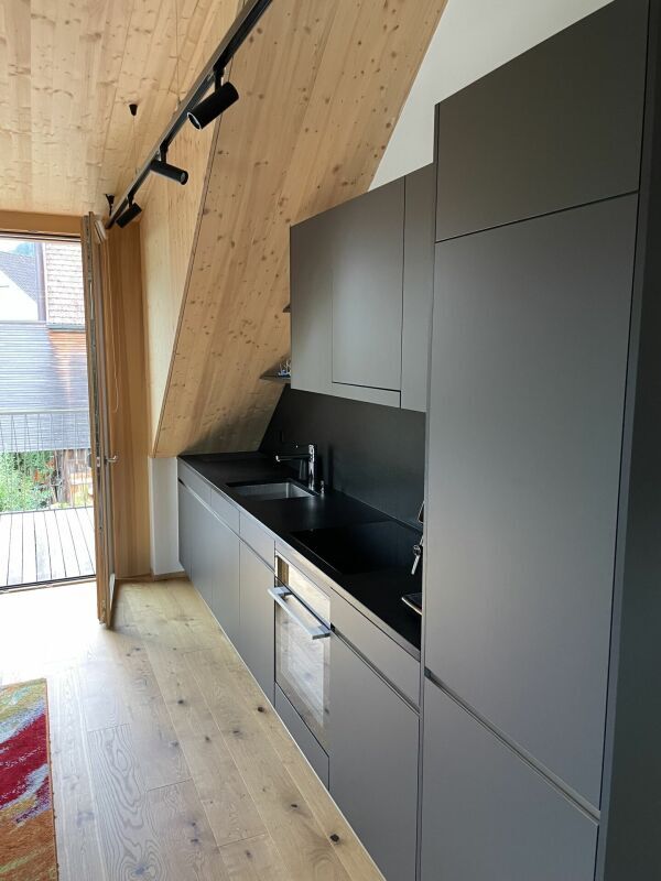 attraktive 2.5-Zi. Dachwohnung - Sevelen