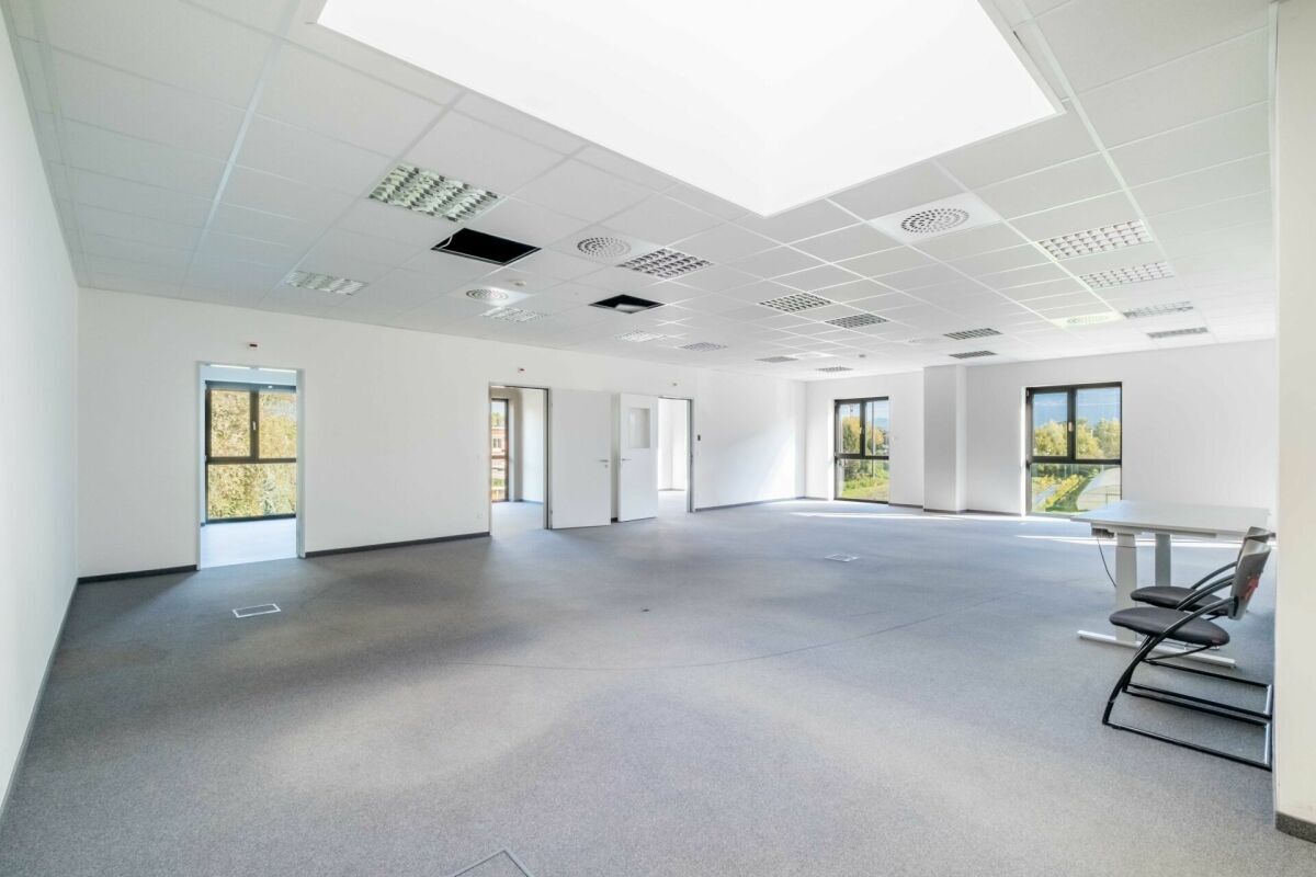 Attraktives Büro für Unternehmen & Agenturen - hell, modern und zentral in Buchs SG