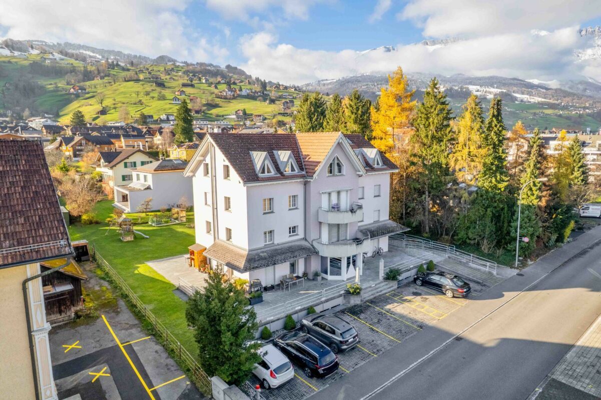 Charmante 3.5-Zimmer Dachwohnung mit Cheminée und stilvollem Ausbau