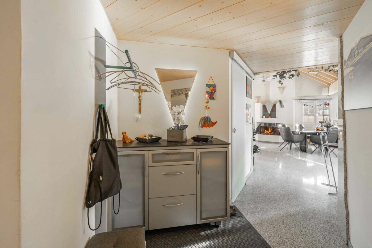 Charmante 3.5-Zimmer Dachwohnung mit Cheminée und stilvollem Ausbau