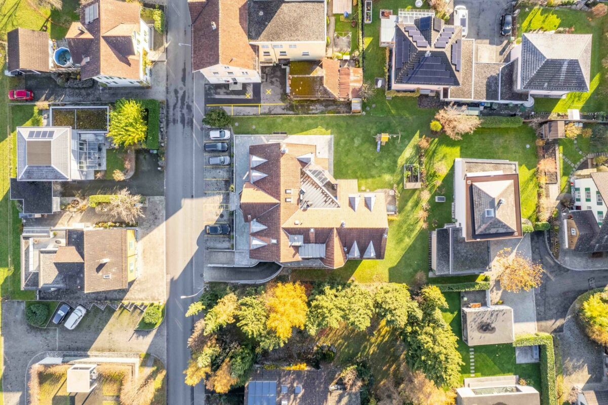 Charmante 3.5-Zimmer Dachwohnung mit Cheminée und stilvollem Ausbau