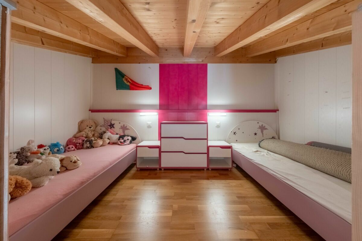 Doppeleinfamilienhaus im familiären Wohnquartier