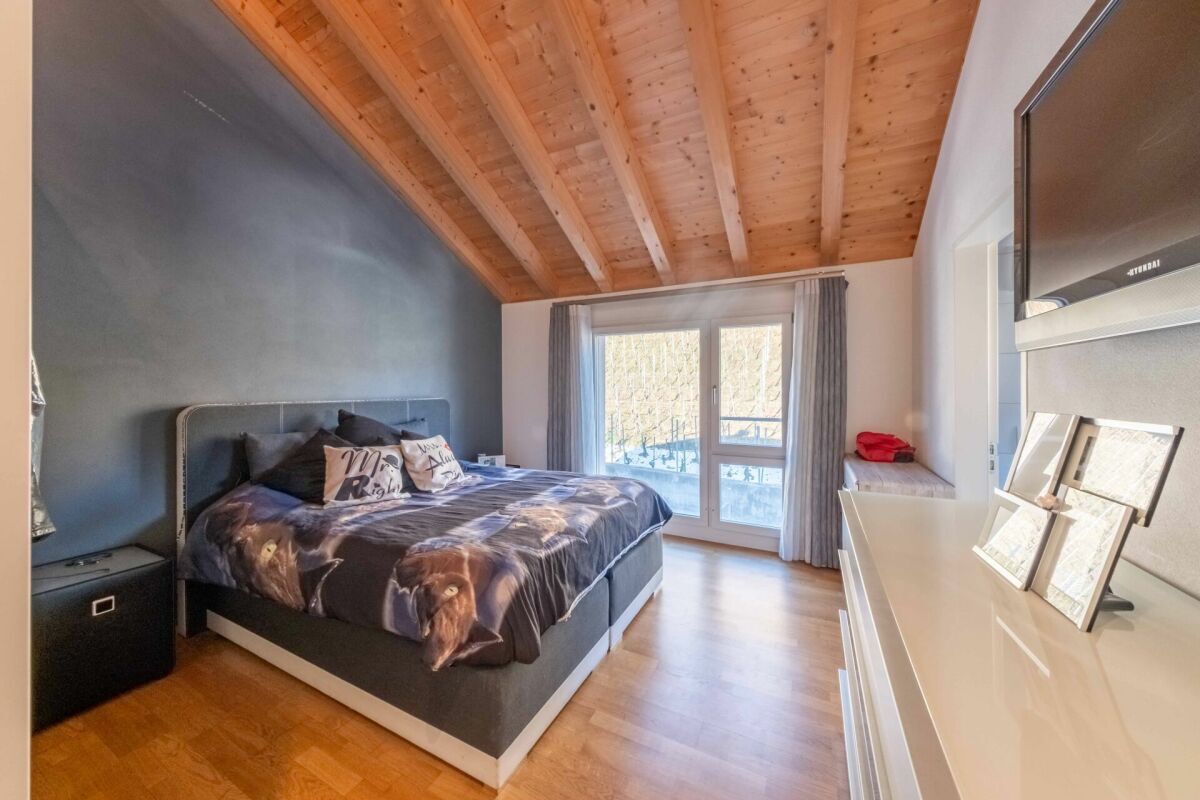 Doppeleinfamilienhaus im familiären Wohnquartier