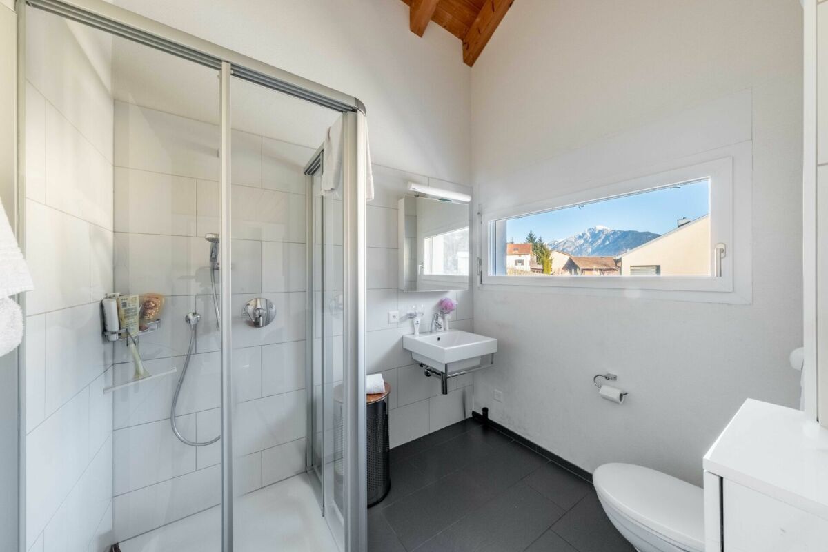 Doppeleinfamilienhaus im familiären Wohnquartier