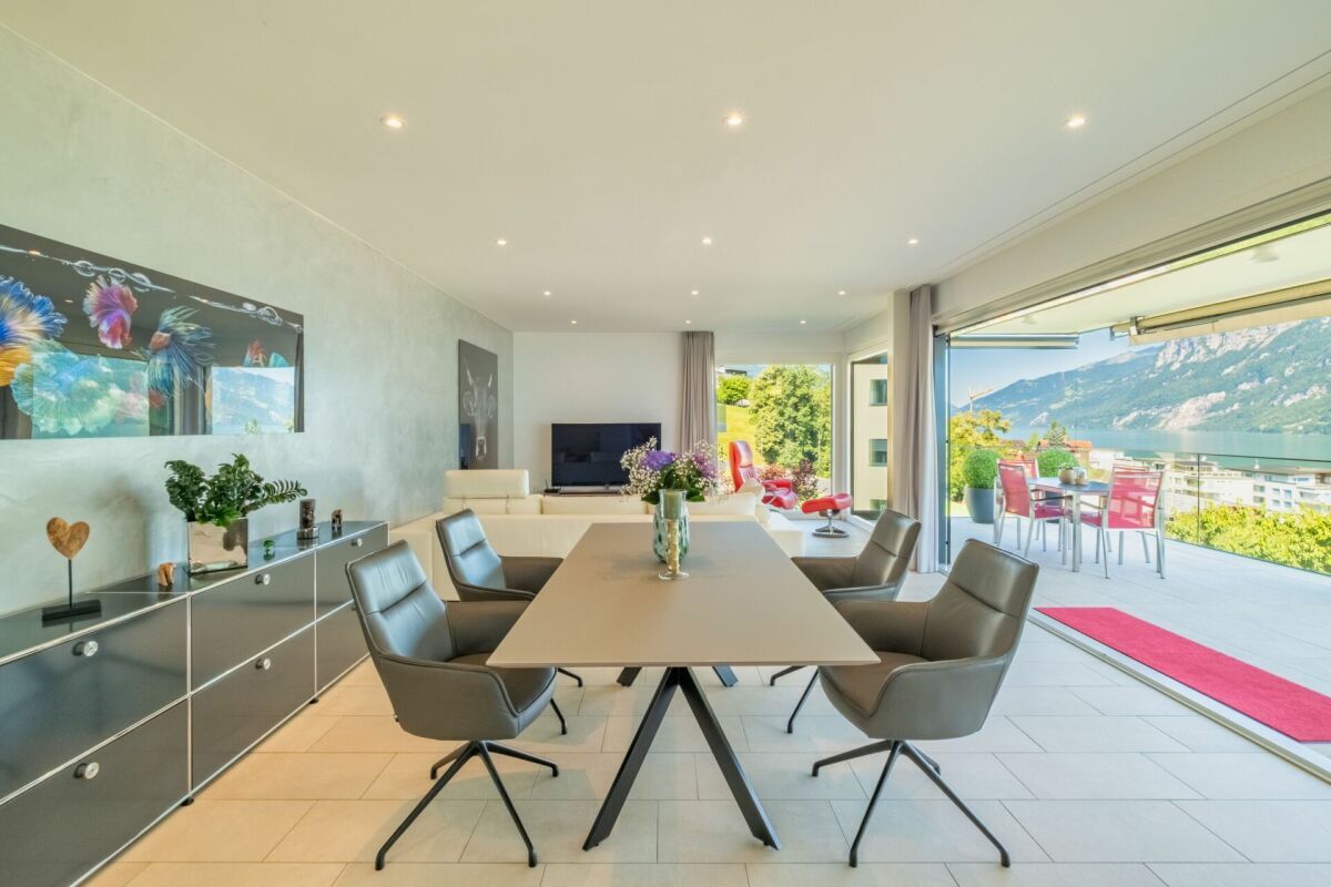 Exklusive 4.5 Zimmerwohnung mit traumhaftem Seeblick