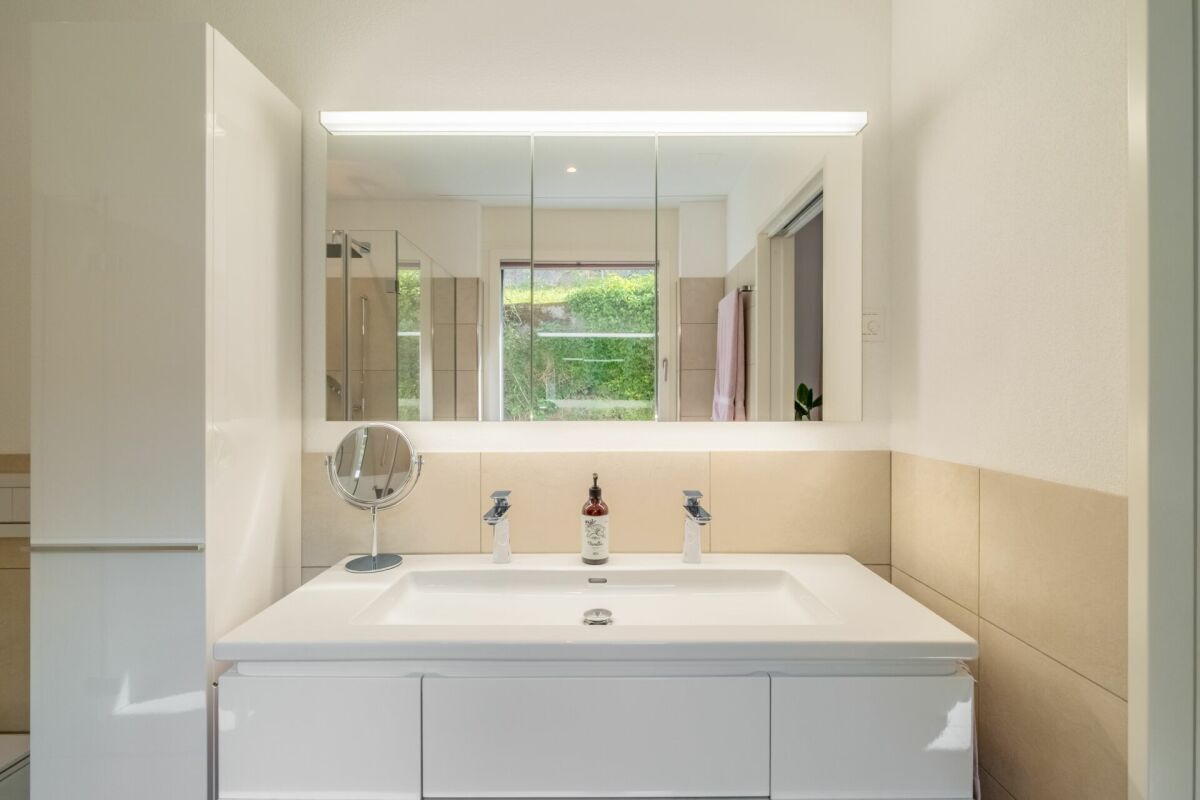Exklusive 4.5 Zimmerwohnung mit traumhaftem Seeblick