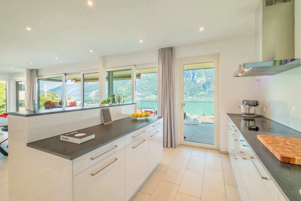 Exklusive 4.5 Zimmerwohnung mit traumhaftem Seeblick