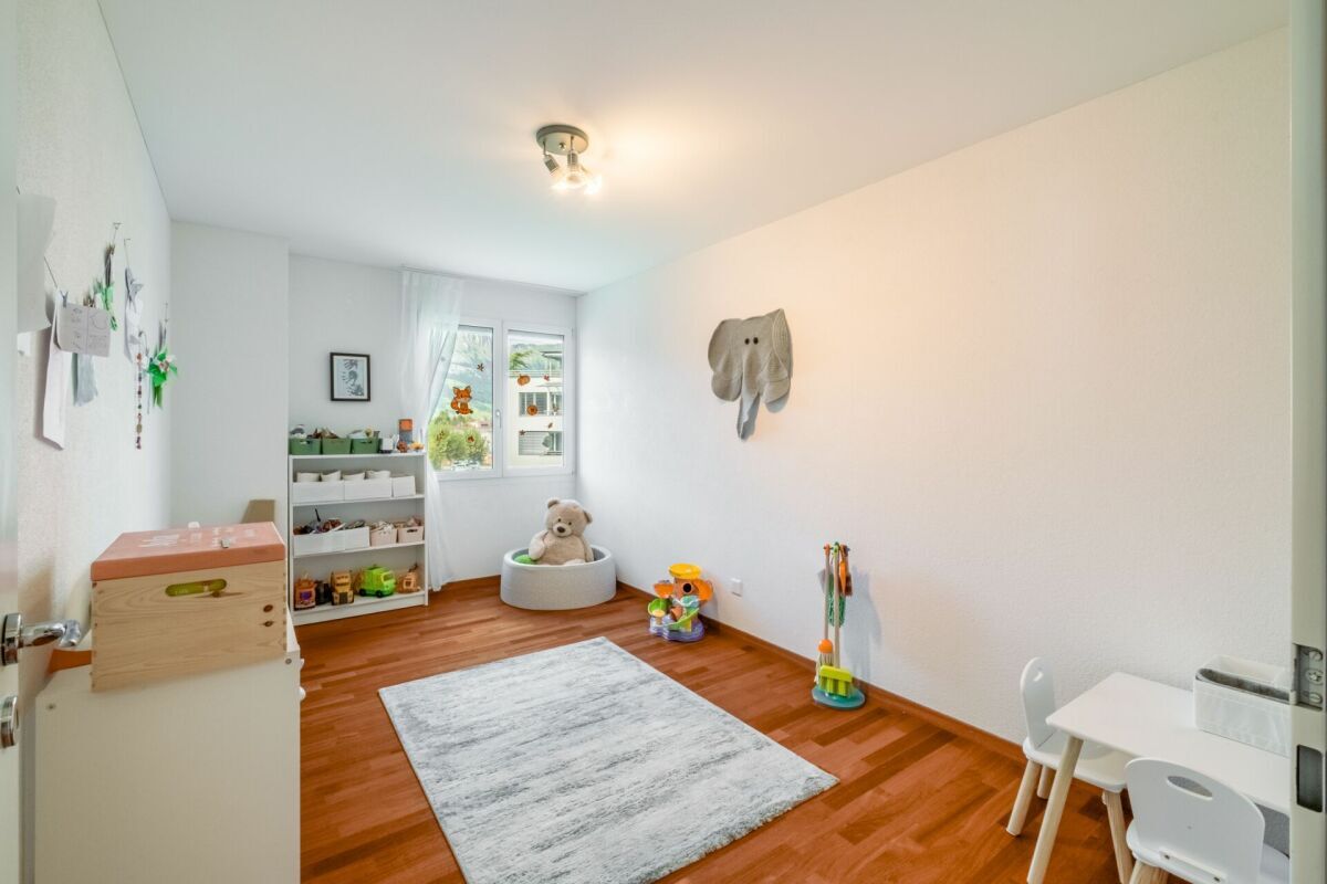 Familienfreundliche 4.5-Zimmerwohnung mit Wintergarten - ruhig gelegen, nah am Zentrum