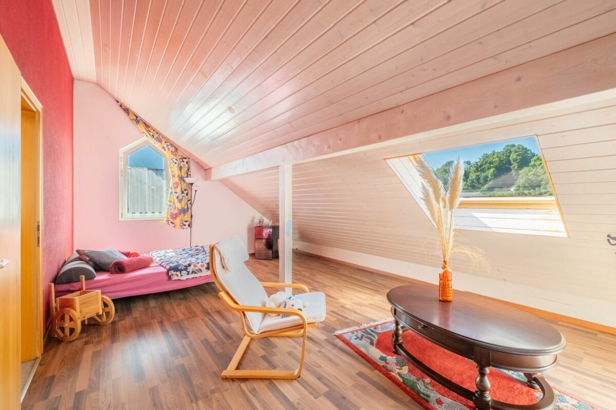 Grosszügiges Reiheneinfamilienhaus an ruhiger und zentrumsnaher Lage