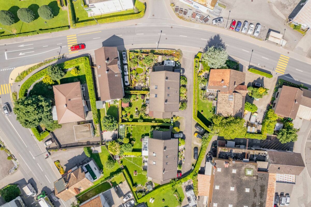 Grosszügiges Reiheneinfamilienhaus an ruhiger und zentrumsnaher Lage