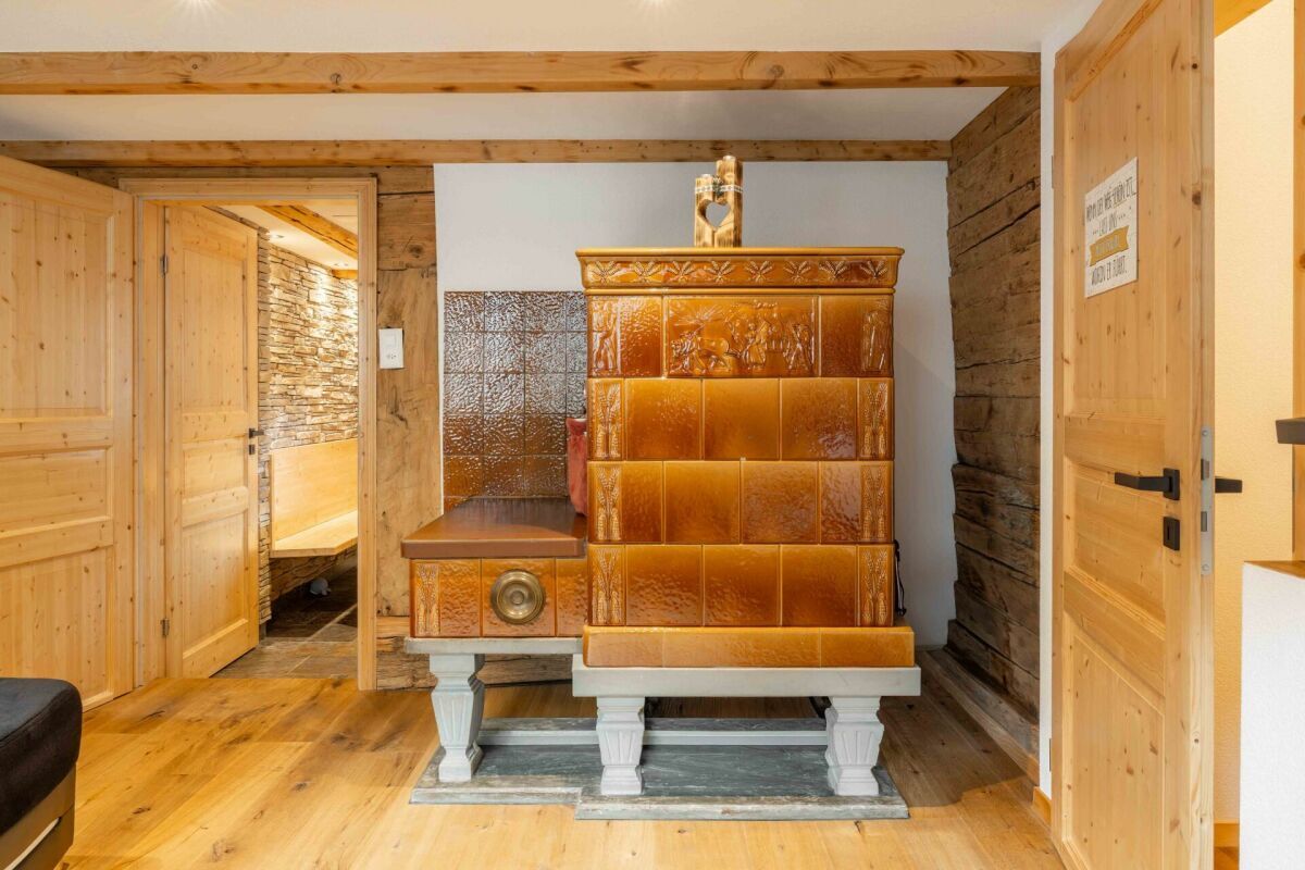 Heimeliger, teilsanierter 5.5 Zimmer-Hausteil zu verkaufen