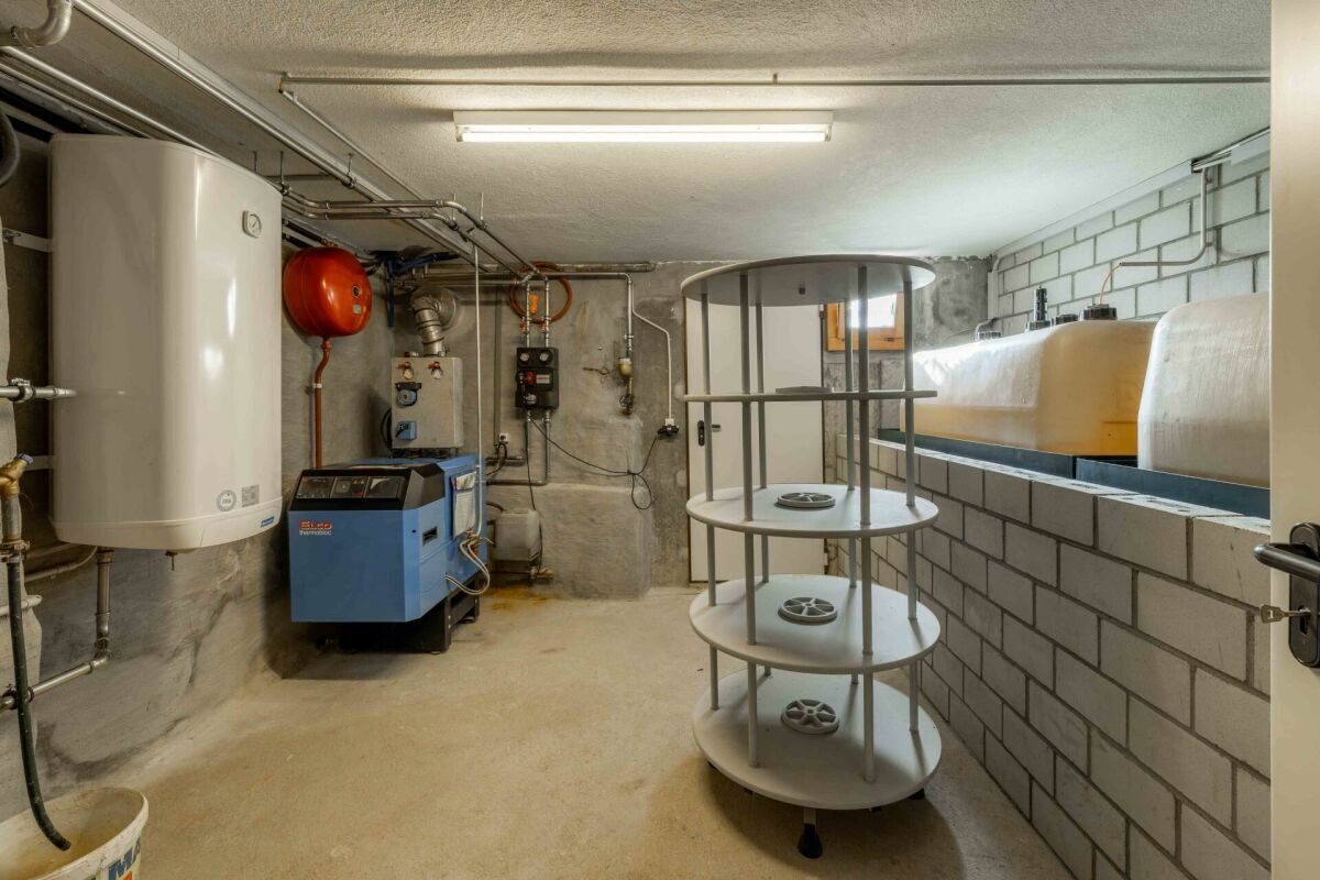 Heimeliger, teilsanierter 5.5 Zimmer-Hausteil zu verkaufen