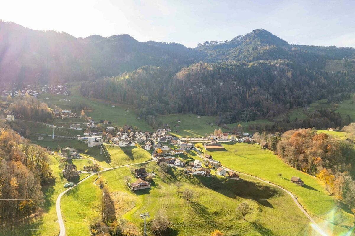 Heimeliger, teilsanierter 5.5 Zimmer-Hausteil zu verkaufen