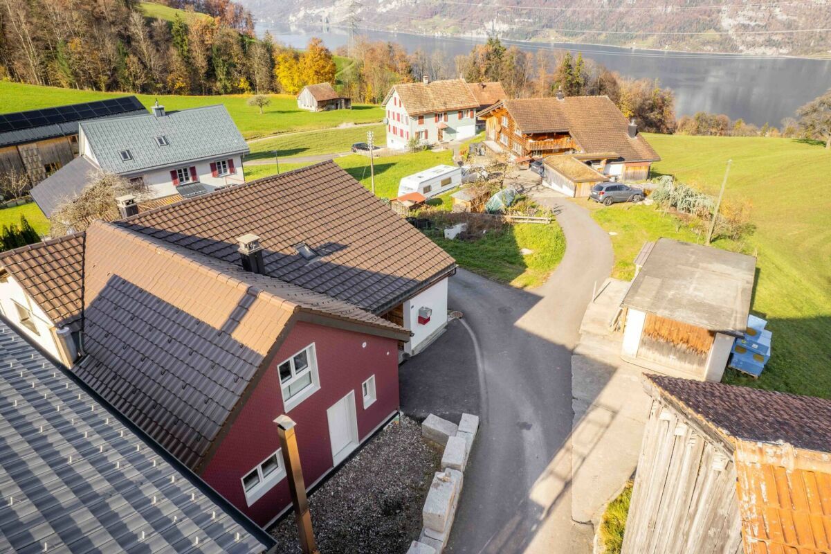 Heimeliger, teilsanierter 5.5 Zimmer-Hausteil zu verkaufen