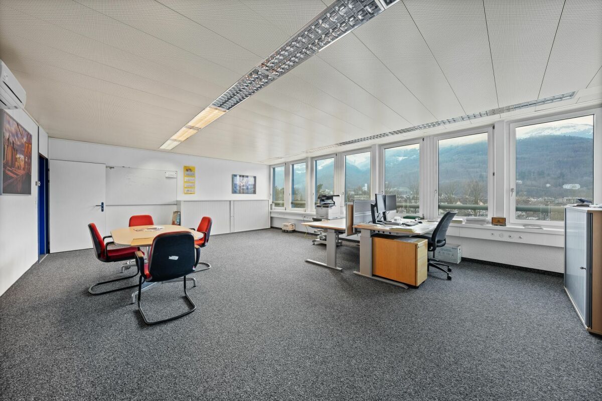 Lichtdurchflutete Büroräume mit Aussicht - Top Lage nahe Bahnhof