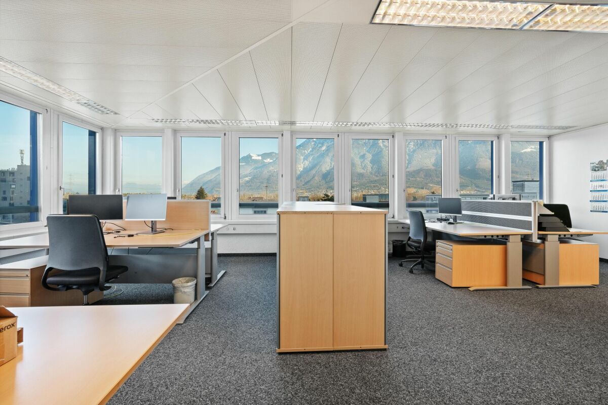 Lichtdurchflutete Büroräume mit Aussicht - Top Lage nahe Bahnhof