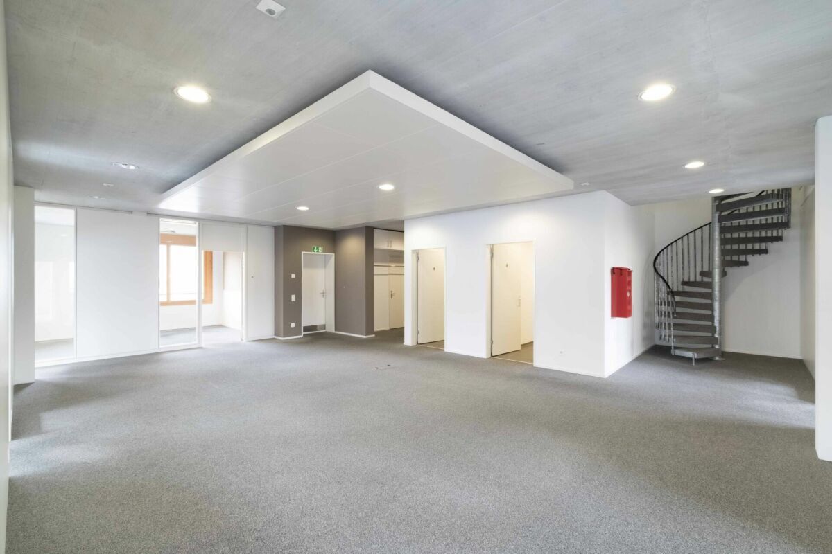 Repräsentative Gewerbefläche im Zentrum (205-410m²) – Ideal für Praxis, Büro oder Therapieräume