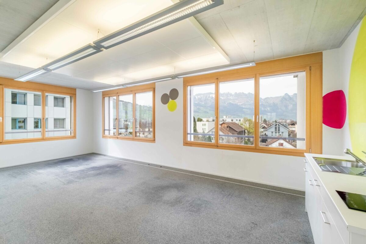 Repräsentative Gewerbefläche im Zentrum (205-410m²) – Ideal für Praxis, Büro oder Therapieräume