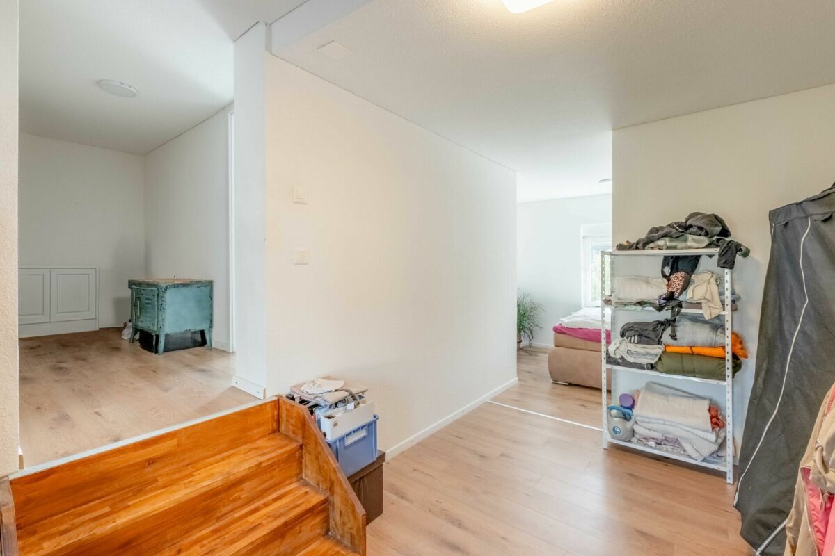 Wohnen an zentraler Lage - Zweifamilienhaus Nahe des Dorfzentrums