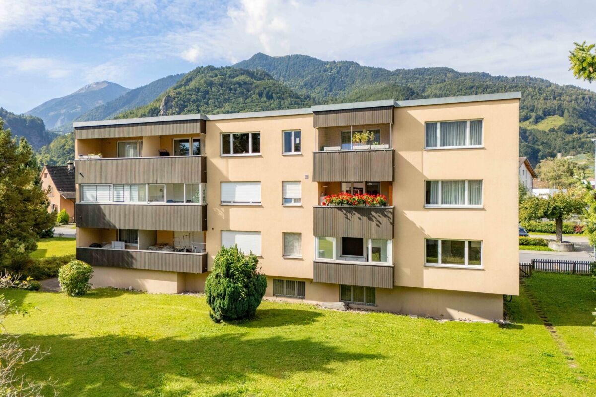 Zentrumsnahe 4.5 Zimmerwohnung mit Bergsicht