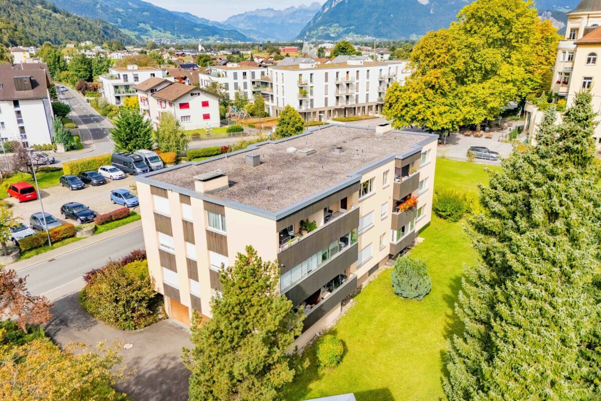 Zentrumsnahe 4.5 Zimmerwohnung mit Bergsicht